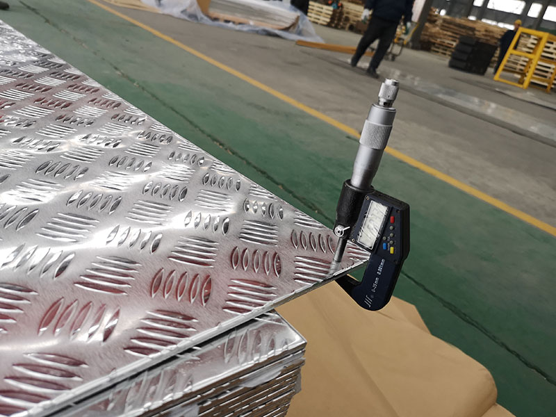 Marine aluminum tread checkered plate